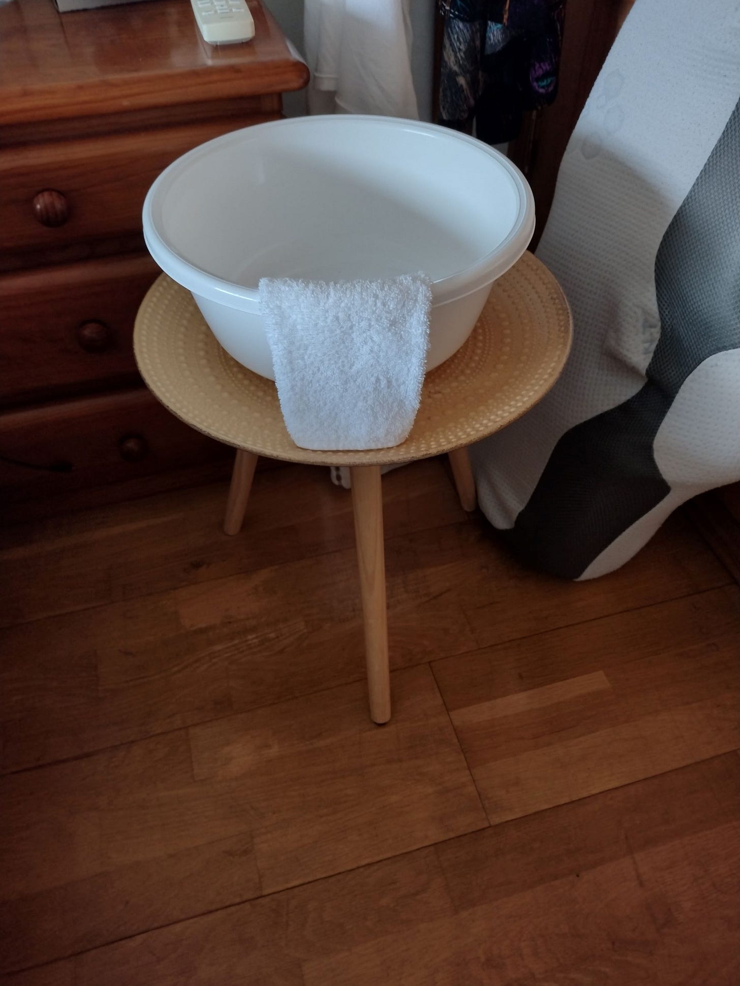 Image of a bowl and towel
