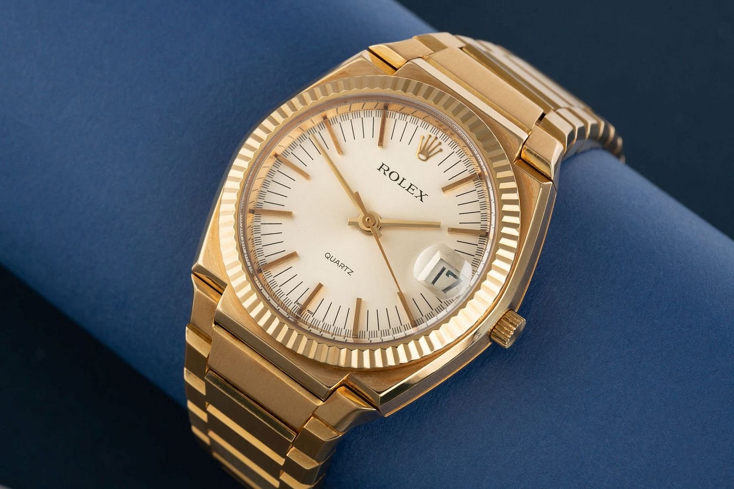 F】 Rolex Oysterquartz — The Crown's "Nautilina" Is Worth Your Time