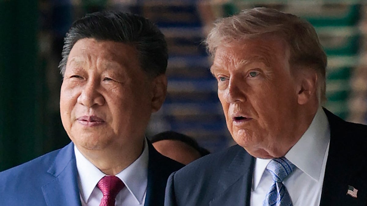 Trump goes to China, without any cards