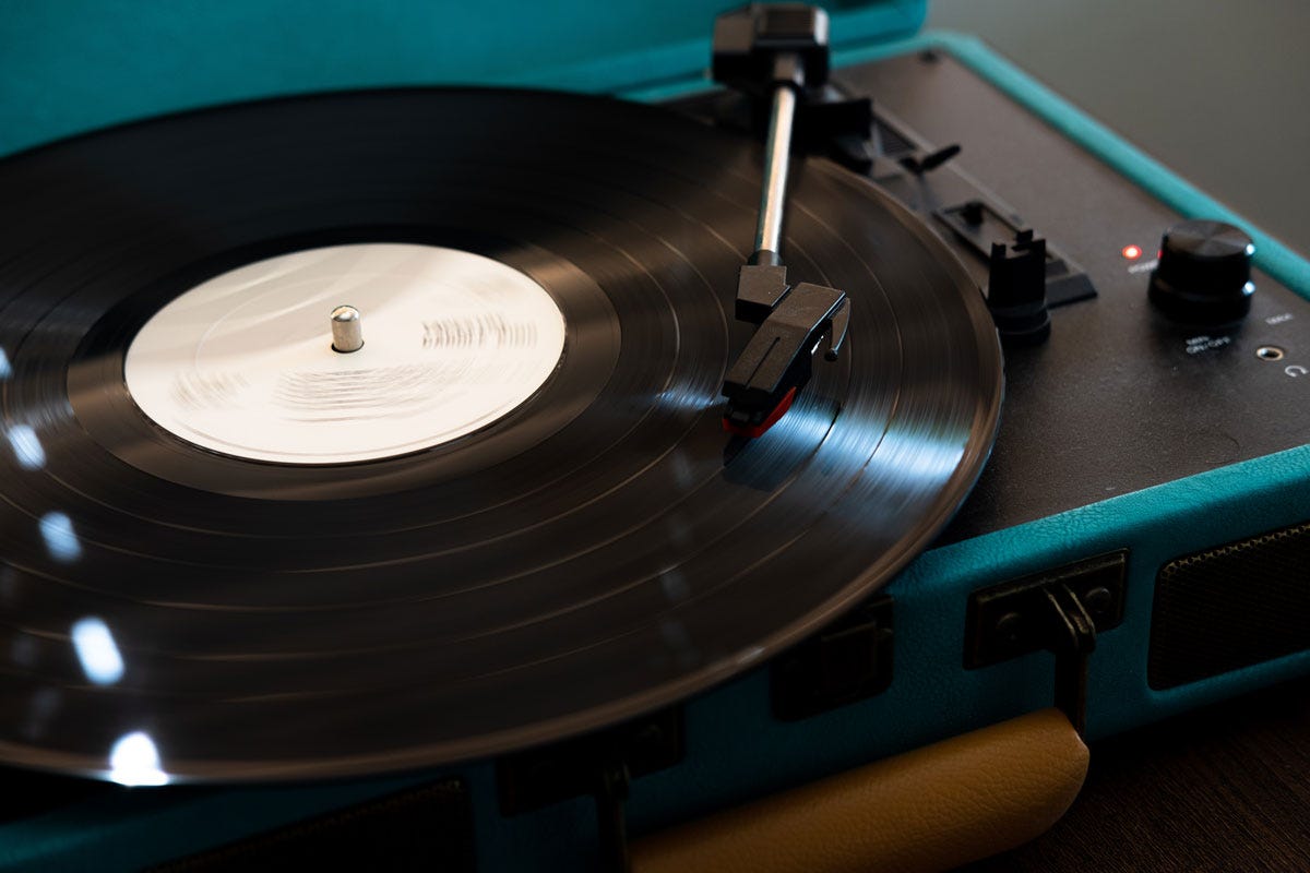 Foto de um tocador de discos.