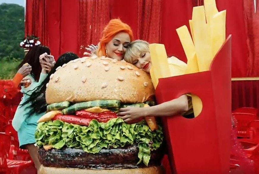Taylor Swift's You Need To Calm Down video features Katy Perry - BBC News
