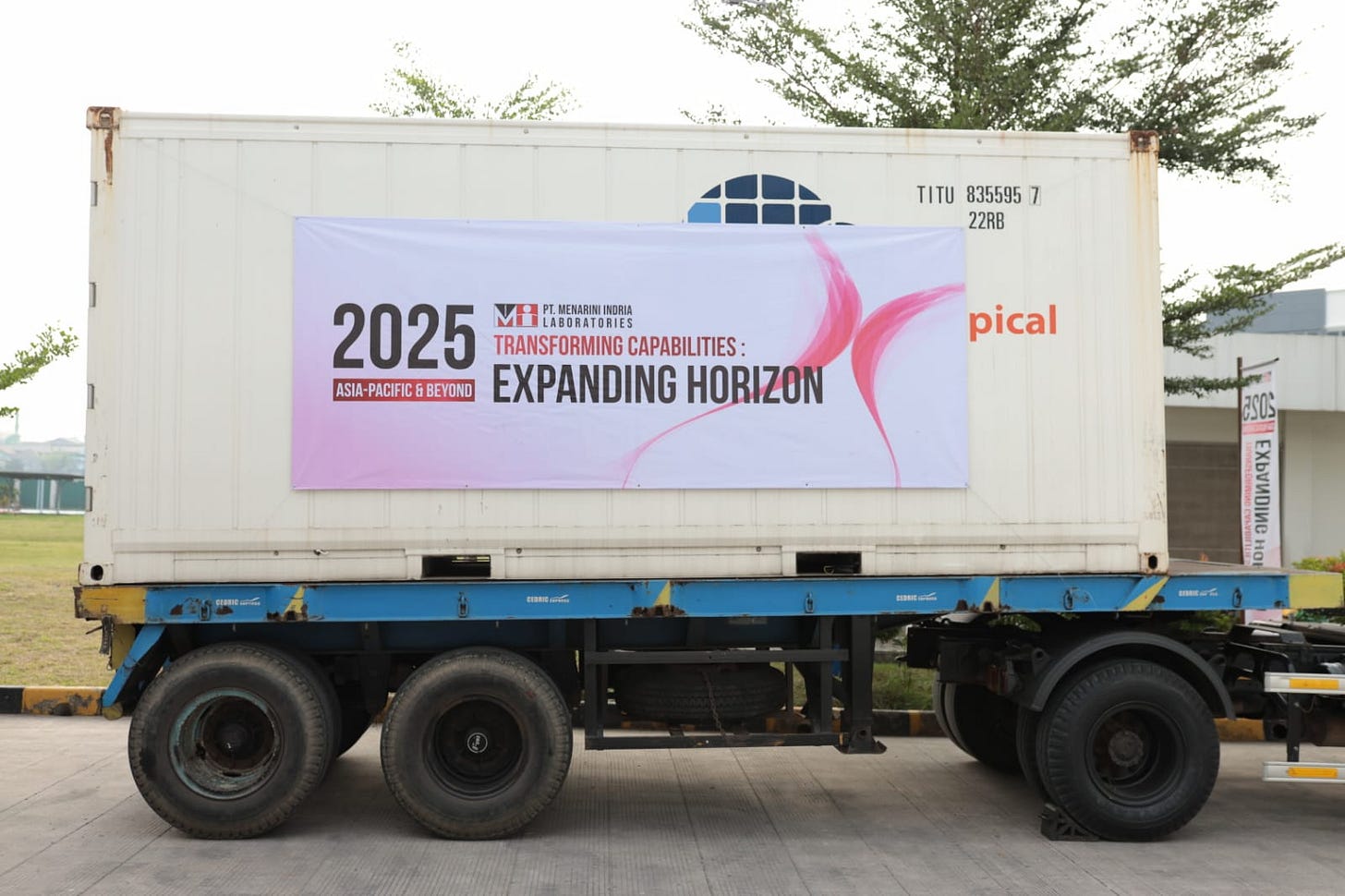 PT Menarini Indria Laboratories (MiLab) has started exporting nearly 700,000 units of Dermatix products to China, making it the company’s 12th export destination PT Menarini Indria Laboratories (MiLab) has started exporting nearly 700,000 units of Dermatix products to China, making it the company’s 12th export destination