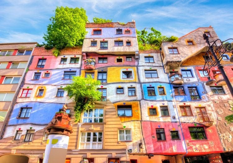 Discover the famous Hundertwasserhaus - easyVoyage