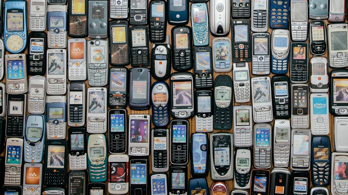 Google, Apple, Samsung, BlackBerry: Cellphones that no longer exist