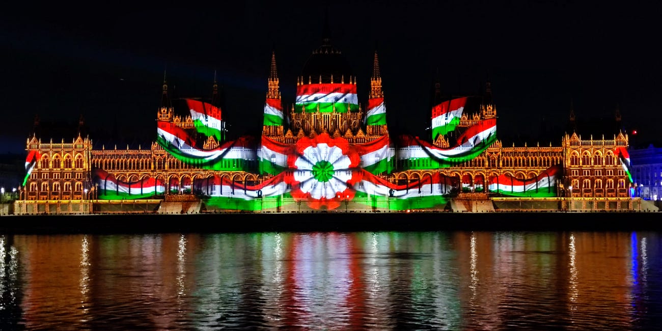 PROJECTION MAPPING: Transforming buildings into dynamic visual stories
