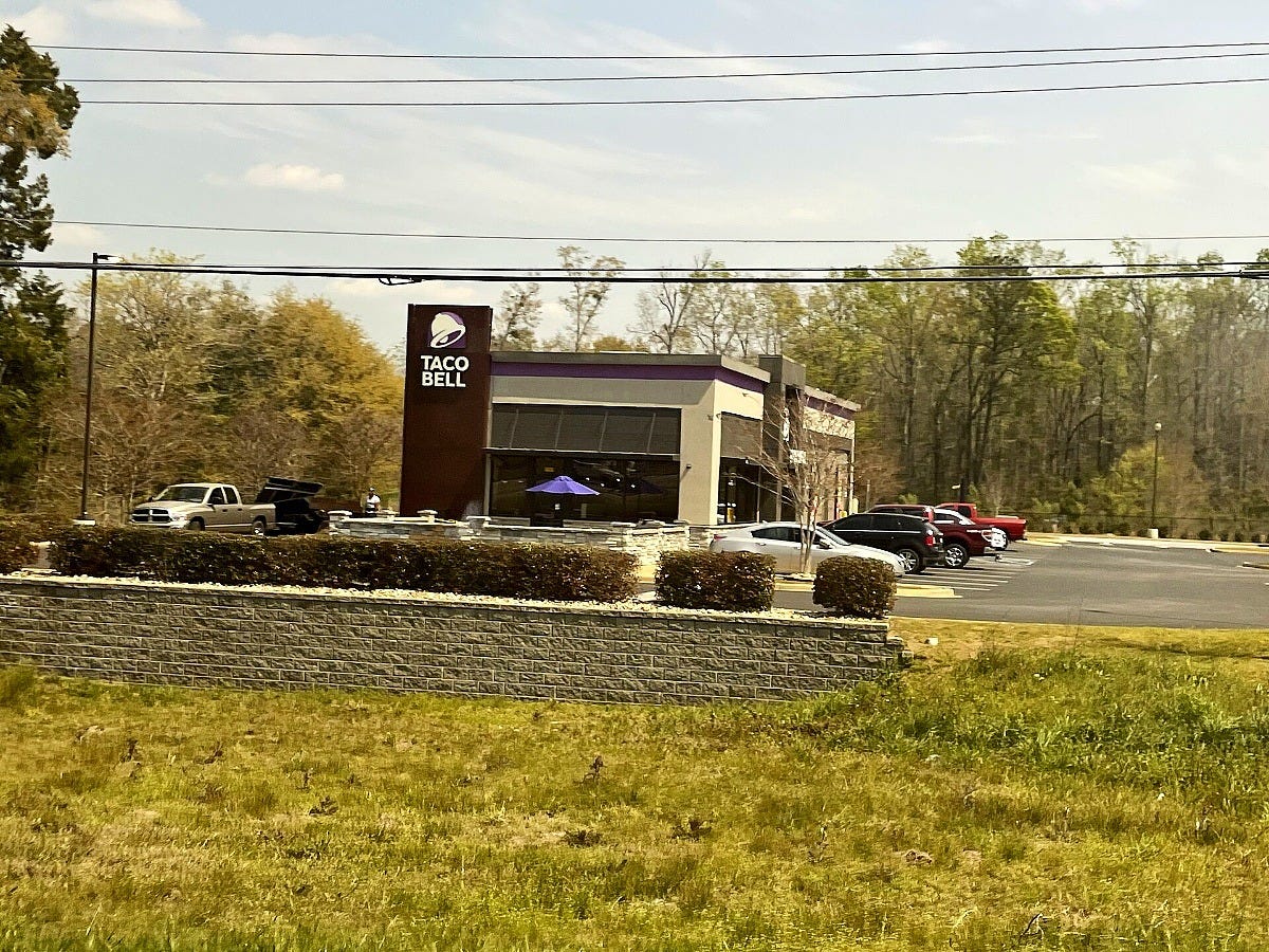 A Taco Bell in Eufaula, Alabama. Image: FLGALine1999 via Wikimedia Commons A Taco Bell in Eufaula, Alabama. Image: FLGALine1999 via Wikimedia Commons