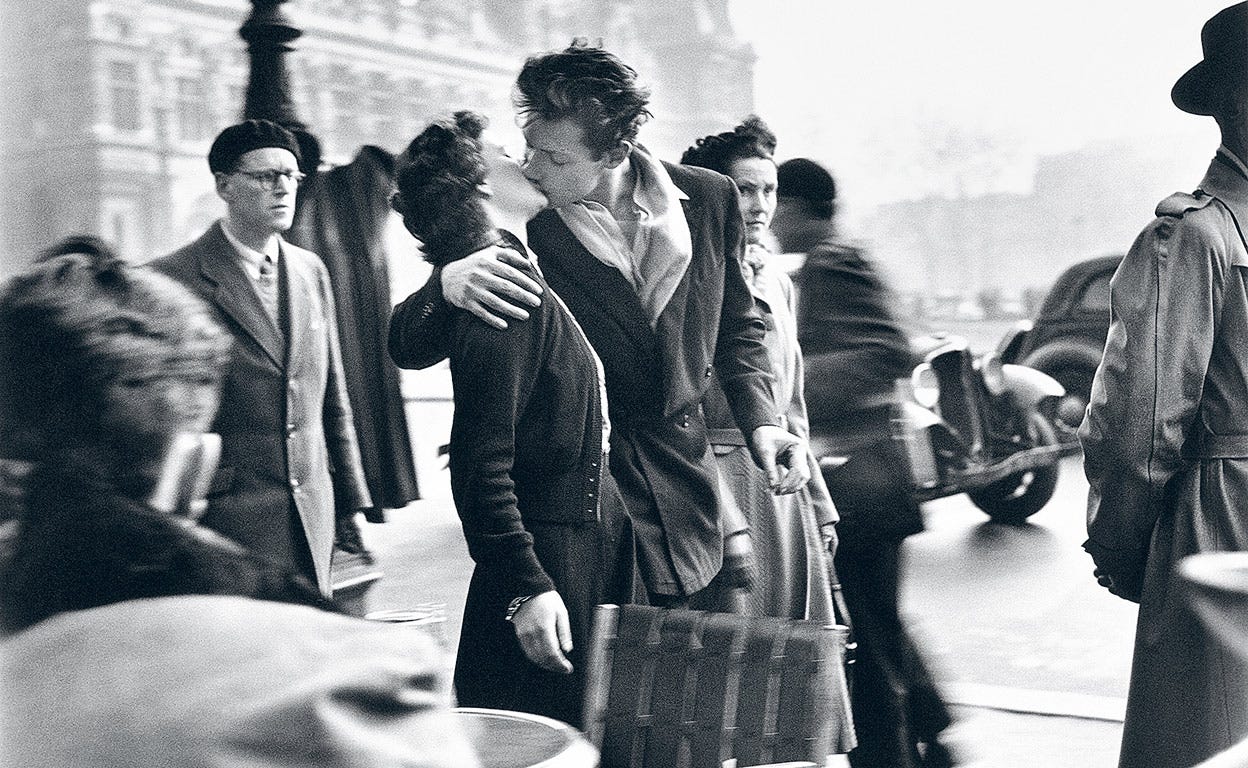 Muere Françoise Bornet, la chica de la fotografía del beso de Robert  Doisneau