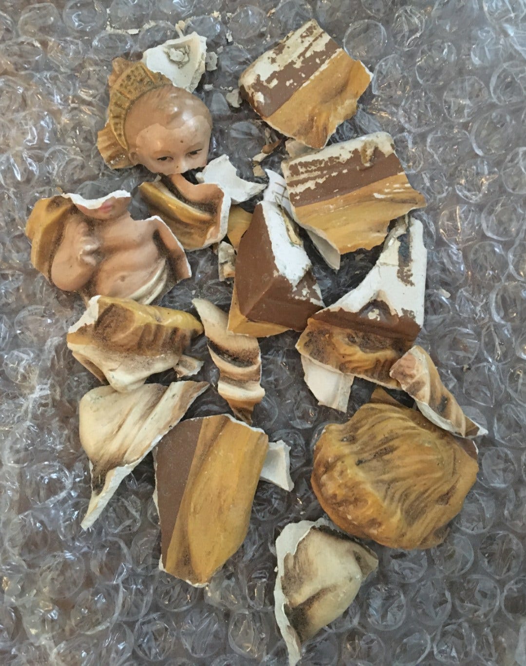 100-pieces Broken pieces of Jesus figurine