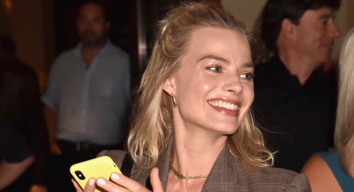 Margot Robbie *Allegedly* Reads My Tweets