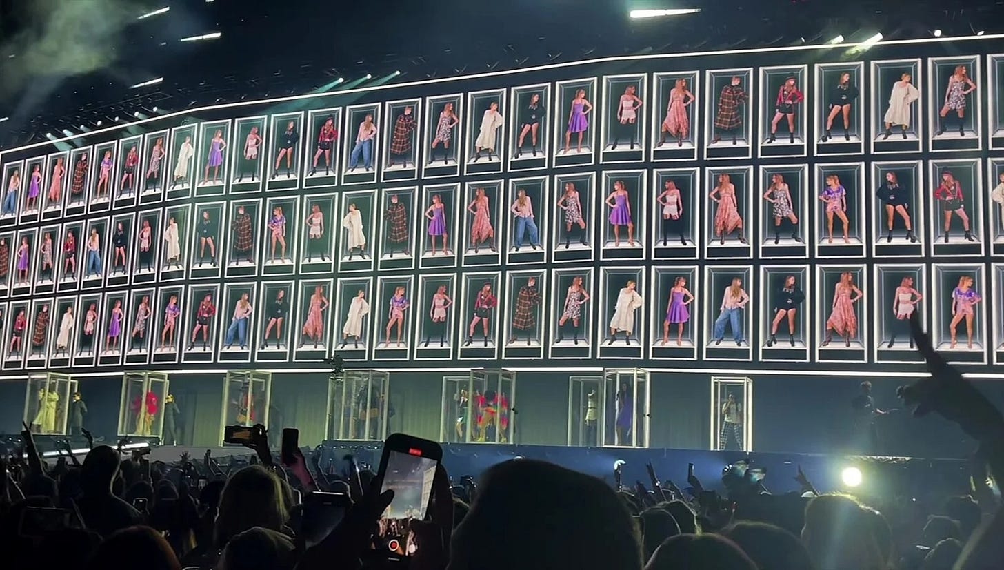 Taylor Swift performing Look What You Made Me Do in Tampa, Fl in April 2023 Taylor Swift performing Look What You Made Me Do in Tampa, Fl in April 2023