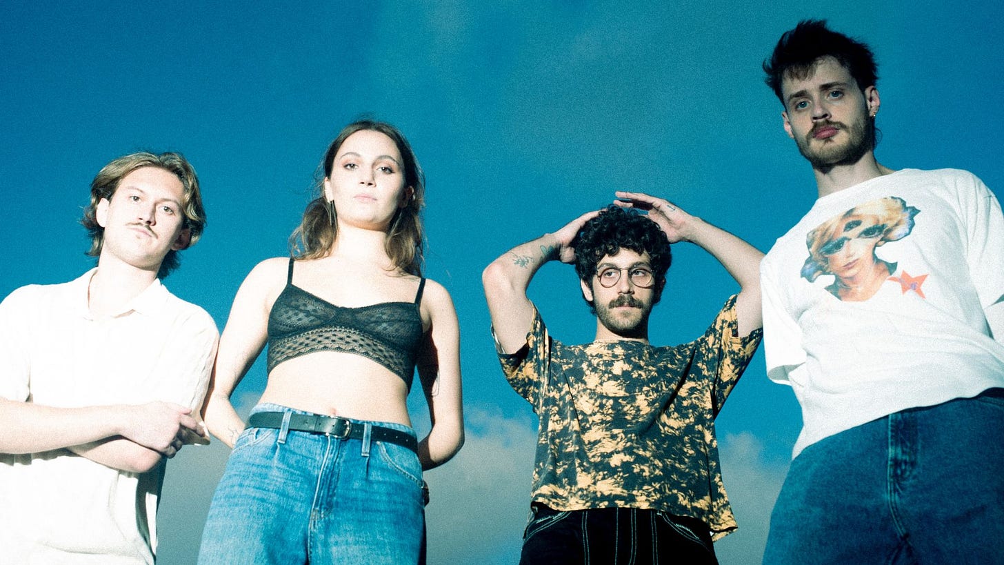 Pluma faz uma viagem psicodélica em 1º álbum: 'Momentos introspectivos com  arranjos explosivos'