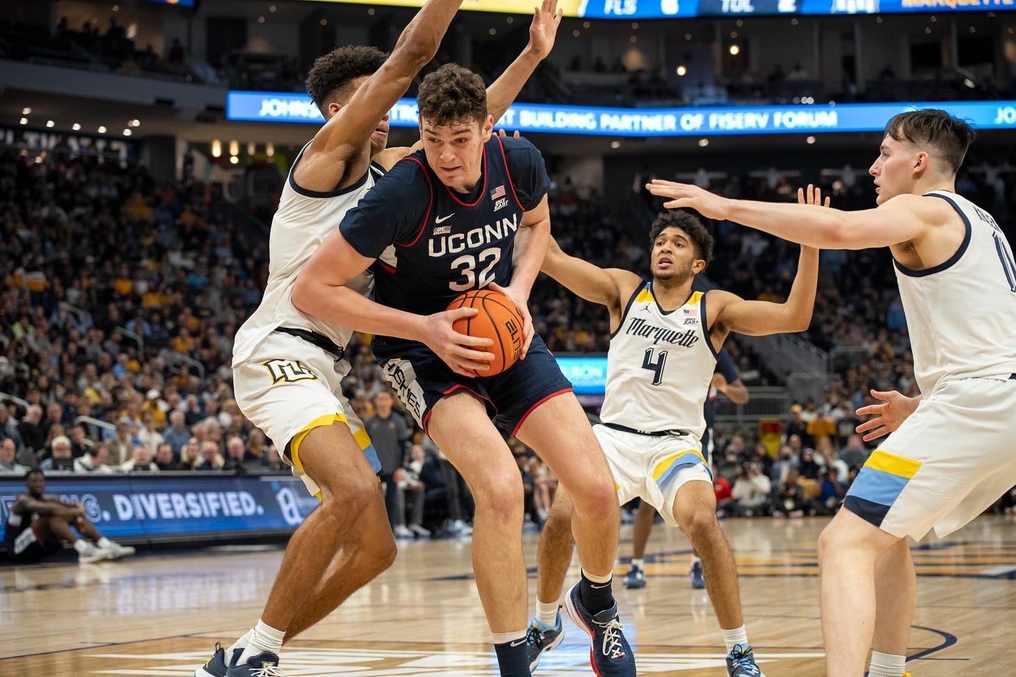 Donovan Clingan - Men's Basketball - University of Connecticut Athletics