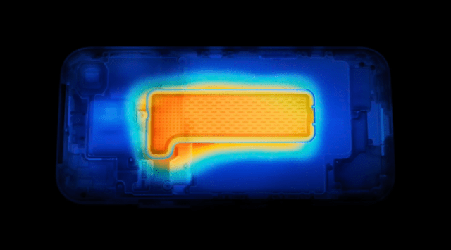 iPhone 17 Pro and Pro Max feature a new thermal management system includes an Apple-designed vapor chamber, delivering exceptional performance.
