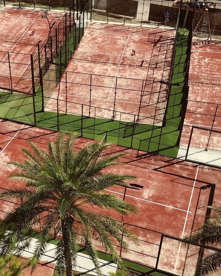 Entrance way and padel courts at the New Orleans Padel Club