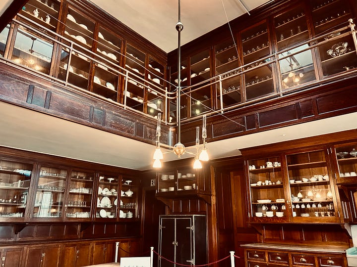 mansion, bathtub, kitchen, art, overlook, sky