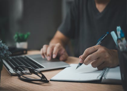 Thumbnail of 10 Niches That Could Make You $100K a Year on Substack