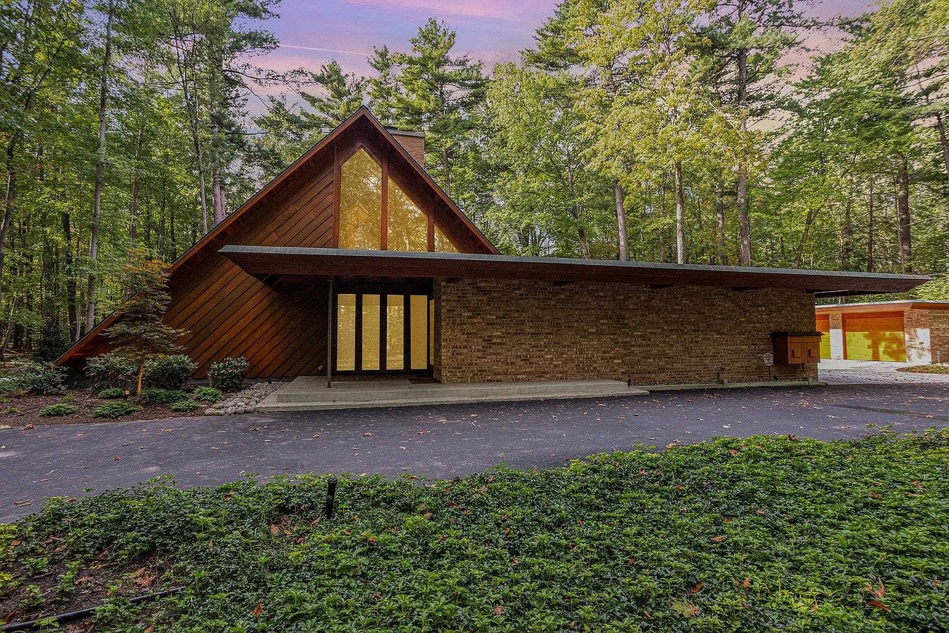 carousel photo #63 (MLS)