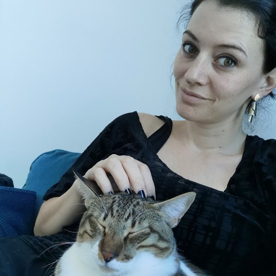 Emilie Baz - Romantasy writer | Substack