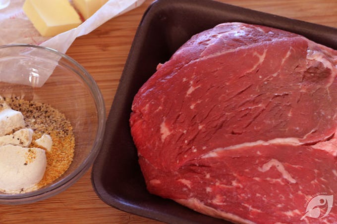 Remove the roast from the refrigerator, take off any wrapping, pat the roast dry to remove any moisture, and place it on a plate to rest 30-4 minutes at room temperature. Remove the roast from the refrigerator, take off any wrapping, pat the roast dry to remove any moisture, and place it on a plate to rest 30-4 minutes at room temperature.