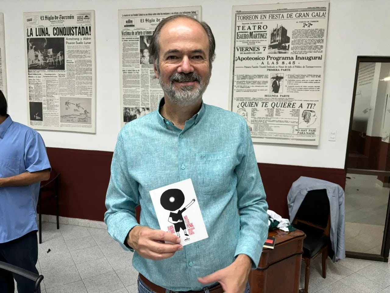 No fue penal, de Juan Villoro y la vida de ida y vuelta red es poder