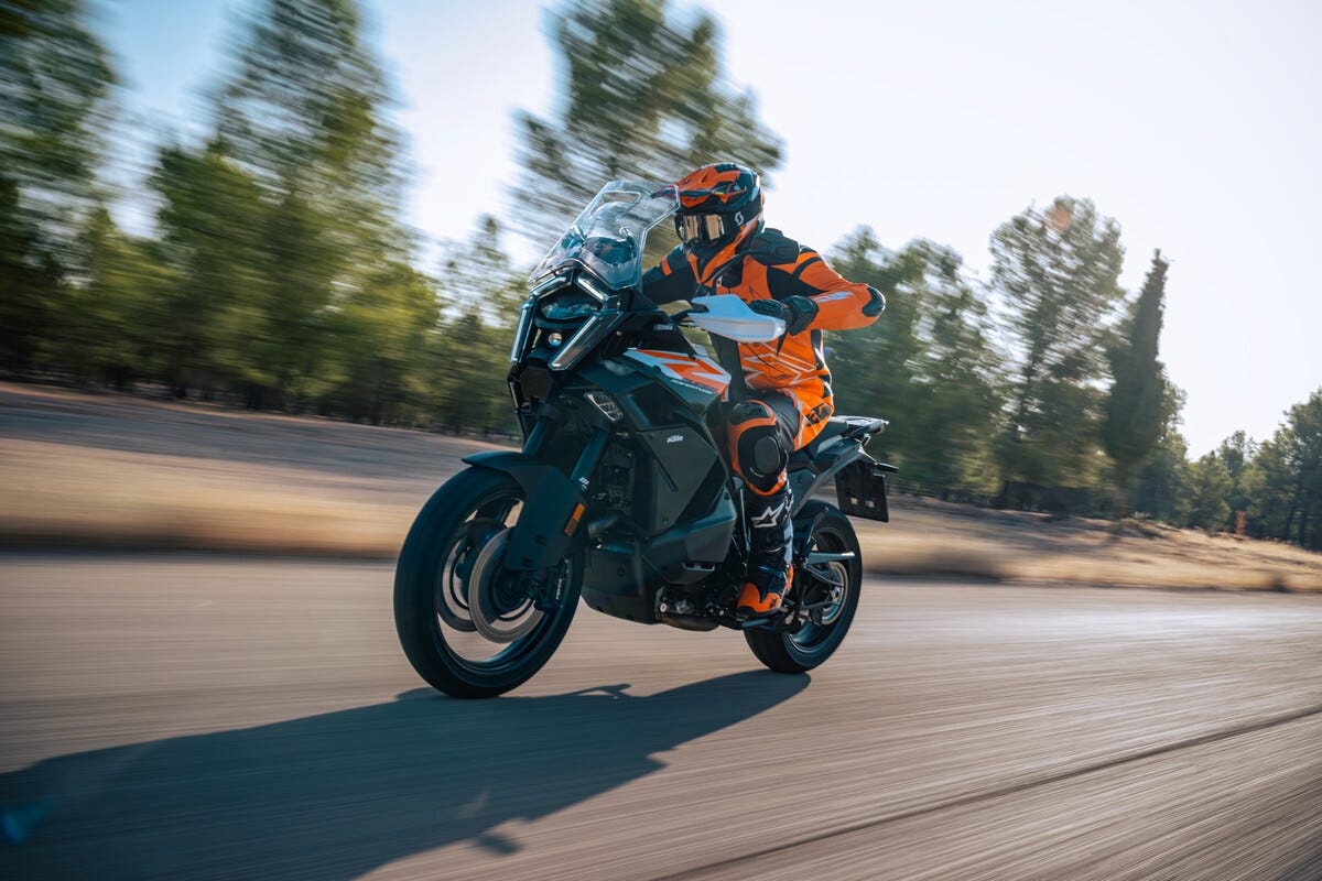 KTM'nin Yeni Canavarı: 1390 Super Adventure S Evo Hakkında Bilmeniz Gerekenler KTM'nin Yeni Canavarı: 1390 Super Adventure S Evo Hakkında Bilmeniz Gerekenler