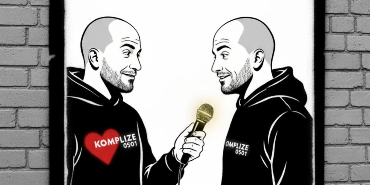 Street Art Stencil-Illustration: Mann mit Mikrofon interviewt sich selbst vor einem Spiegel – humorvolle Darstellung eines Selbstinterviews im Graffiti-Stil