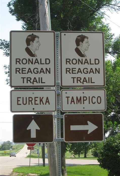 Marathon Pundit: Ronald Reagan Trail: Eureka College