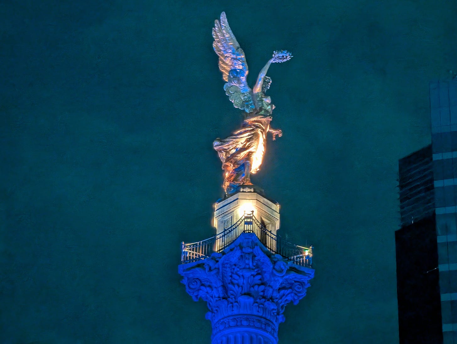 The iconic Angel of Independence monument on Paseo de la Reforma in Mexico City