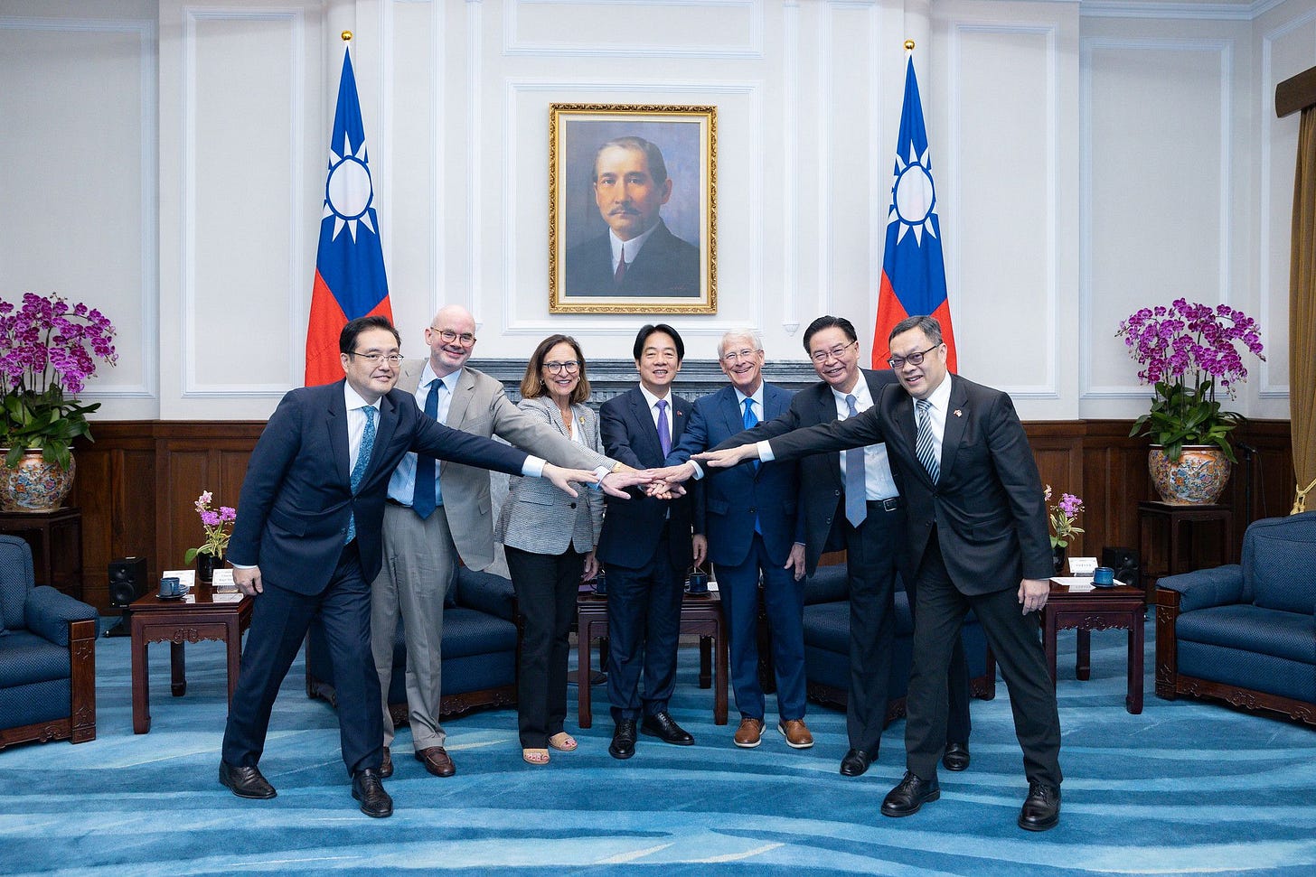 20250829-总统赖清德29日下午于总统府接见美国联邦参议院军事委员会主席韦克尔、共和党参议员费雪。(总统府提供) 20250829-总统赖清德29日下午于总统府接见美国联邦参议院军事委员会主席韦克尔、共和党参议员费雪。(总统府提供)