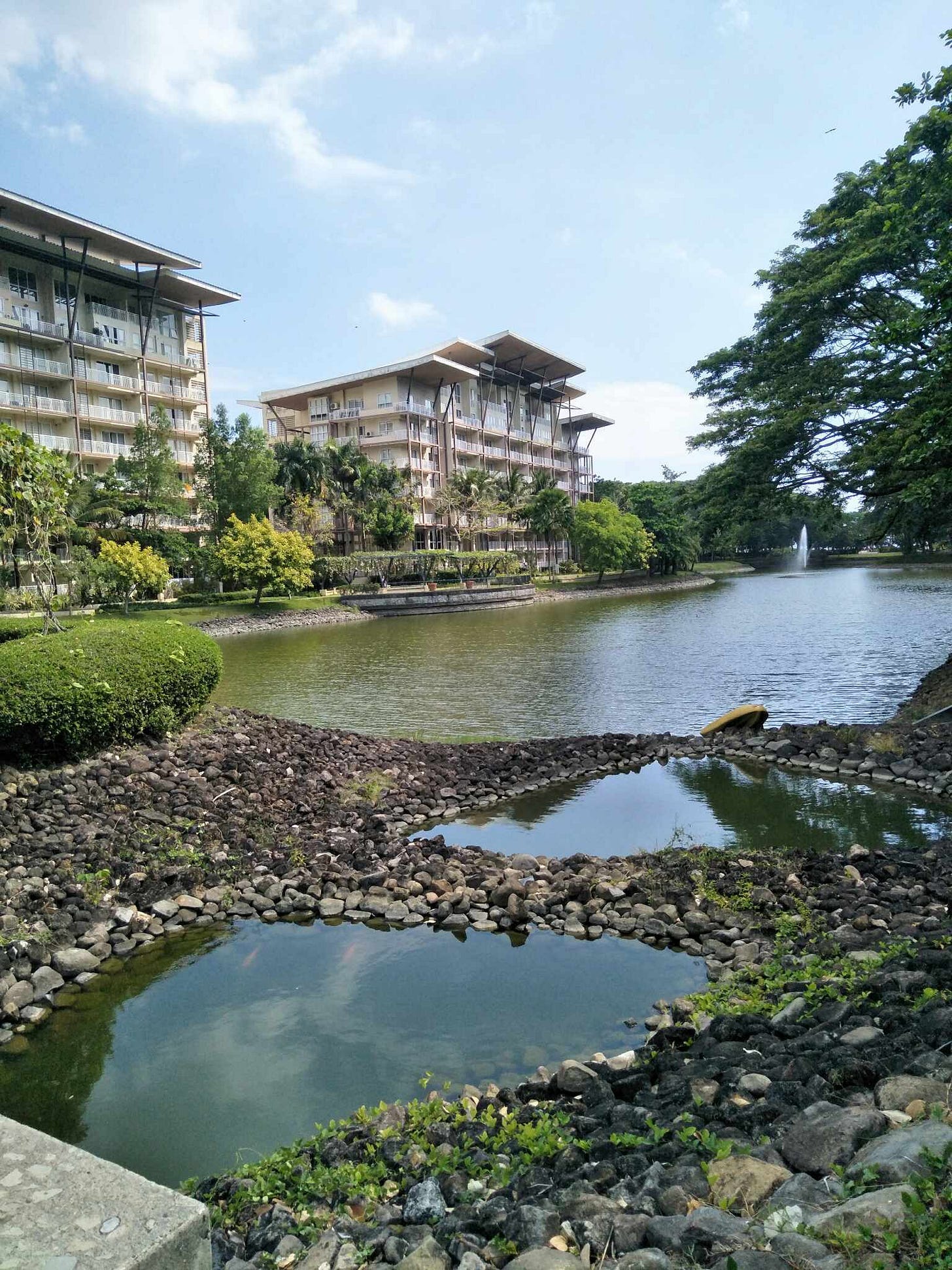 No description available.