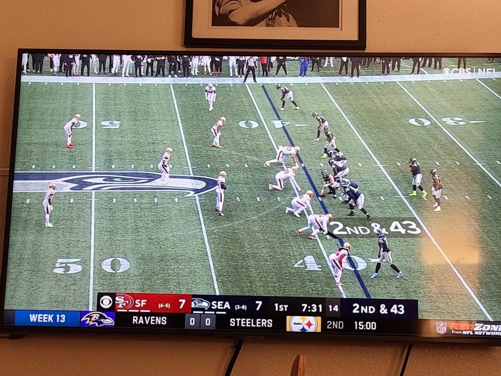 Seattle en 2da y 43 vs Niners. Seattle en 2da y 43 vs Niners.