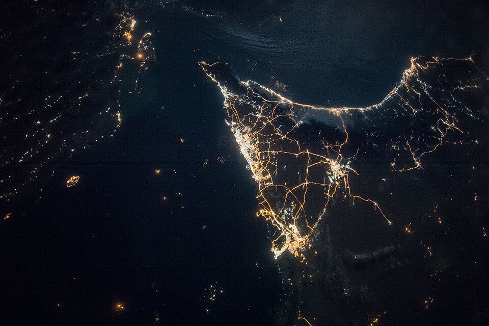 File:ISS-49 Iran, United Arab Emirates and Oman at night.jpg File:ISS-49 Iran, United Arab Emirates and Oman at night.jpg