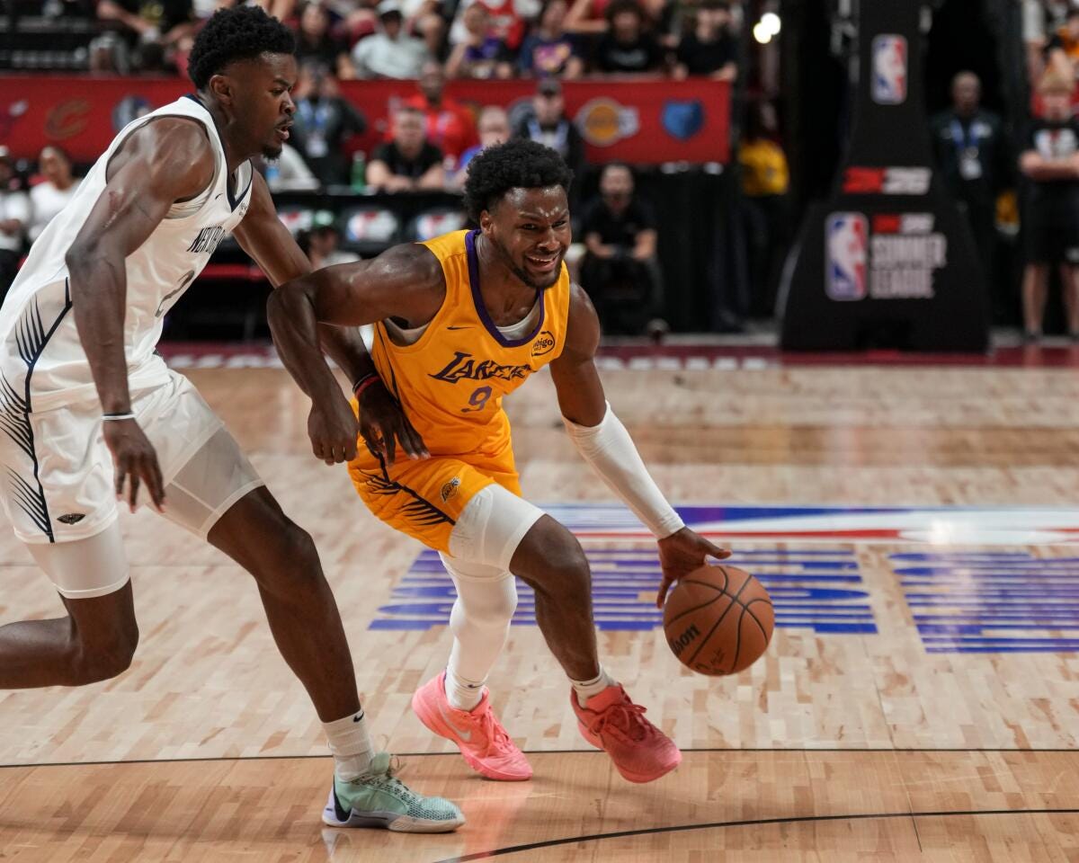 With LeBron James courtside, Bronny puts on a Summer League show - Los  Angeles Times
