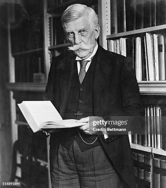 186 Holmes Oliver Wendell Stock Photos, High-Res Pictures, and Images -  Getty Images