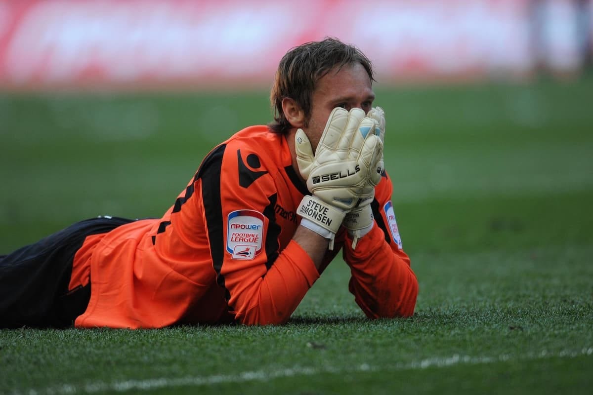 David De Gea's Man United penalty miss conjures memories of Steve Simonsen's  Sheffield United shocker at Wembley - exactly nine years earlier