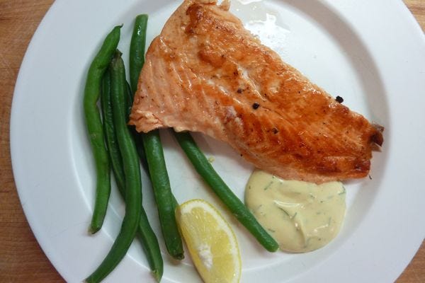 salmon with yogurt dip
