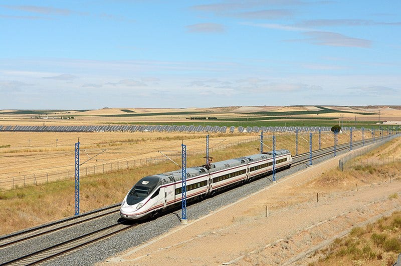 File:Renfe Avant S114 (40363123383).jpg