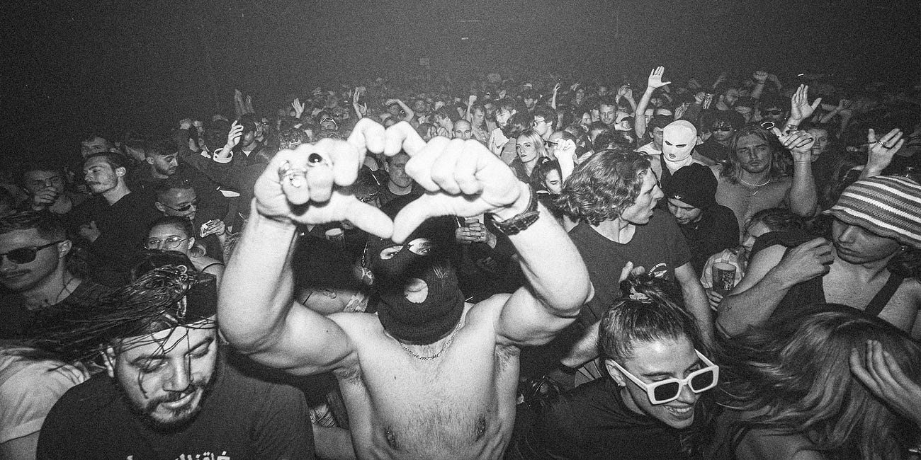 Tényleg unalmasak-e a mai fiatalok, avagy a soft clubbing-ról és a kapitalista realizmusról 