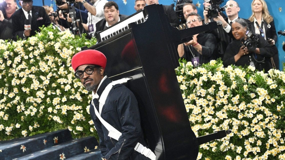Andre 3000 Wore a Piano to the Met Gala and Then Dropped a Surprise Album –  DNyuz