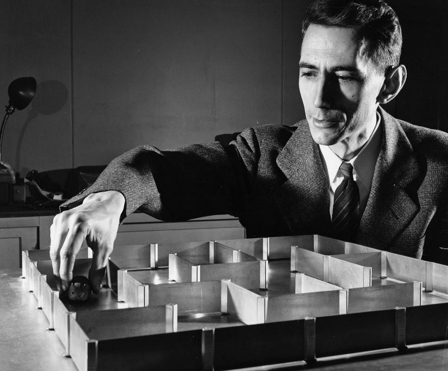 Afflictor.com · “The First Wearable Computer Was Conceived In 1955 To Predict Roulette” Afflictor.com · “The First Wearable Computer Was Conceived In 1955 To Predict Roulette”