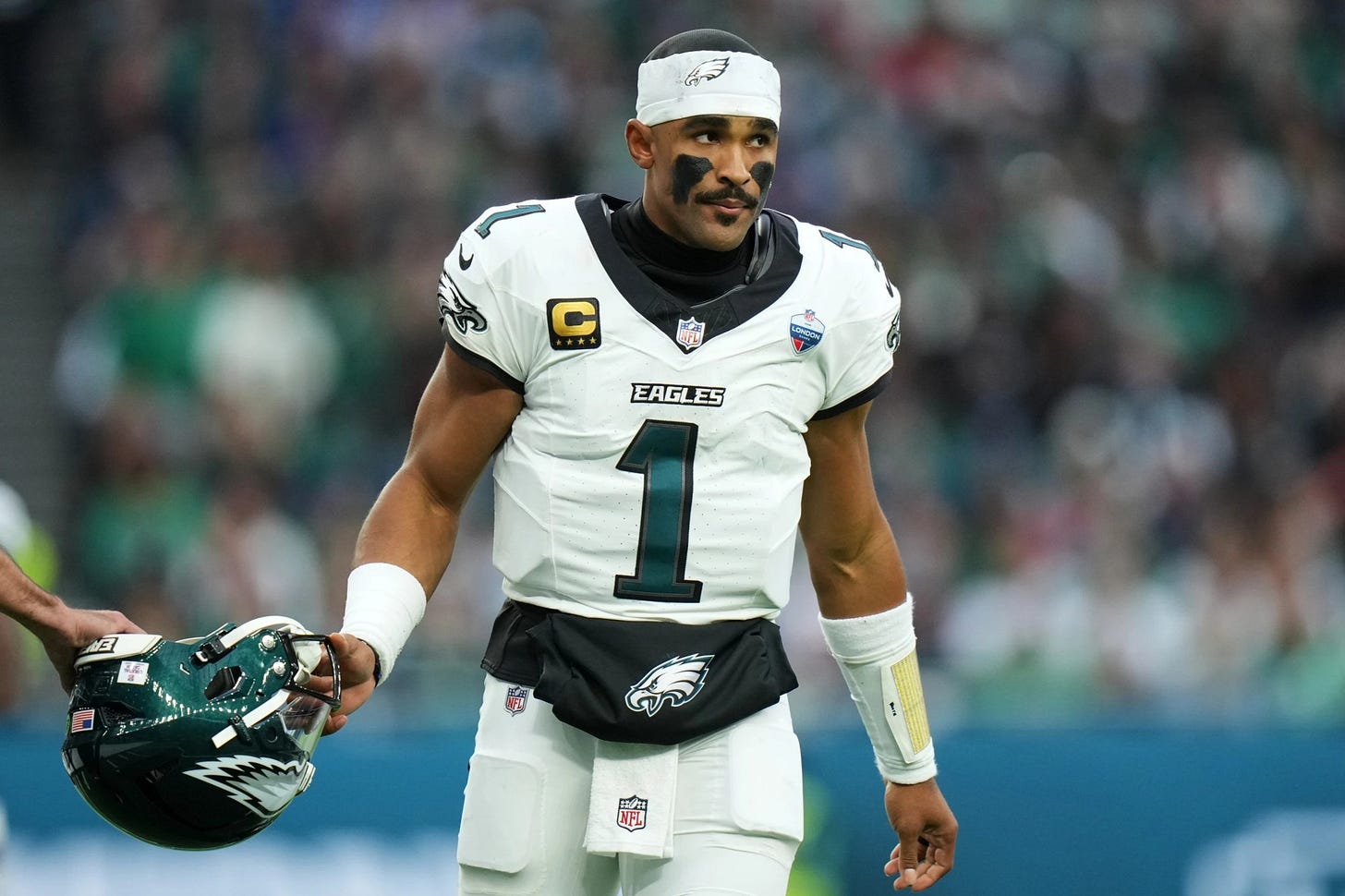 Cam Little's 57-yard FG gives Jaguars 19-17 win over Eagles in wild finish in London Cam Little's 57-yard FG gives Jaguars 19-17 win over Eagles in wild finish in London