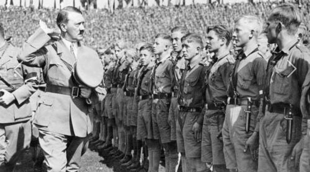 전쟁, 유대인, 나치, 히틀러! 새롭게 풍자한! 전쟁, 유대인, 나치, 히틀러! 새롭게 풍자한!