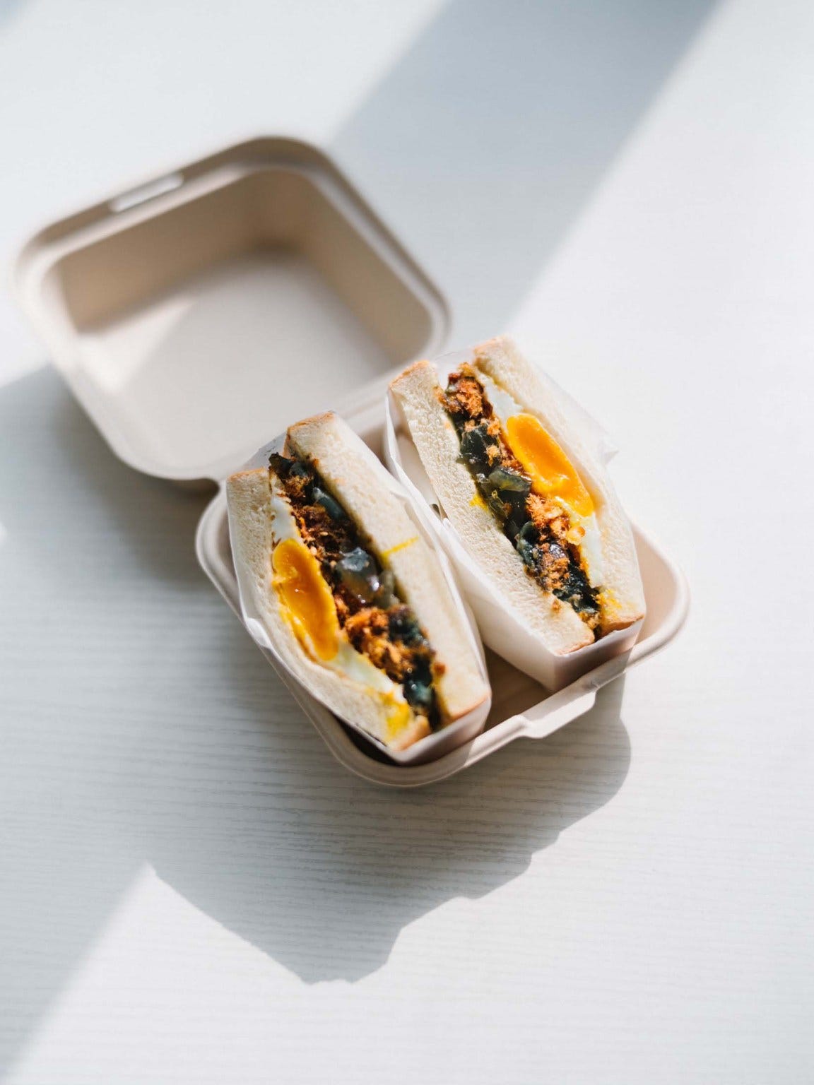台北早餐店料理與蛋餅場景|來源:Monocle / Clarissa Wei 報導配圖 台北早餐店料理與蛋餅場景|來源:Monocle / Clarissa Wei 報導配圖