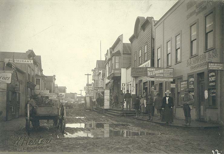 Front Street in Nome, Alaska in 1900.