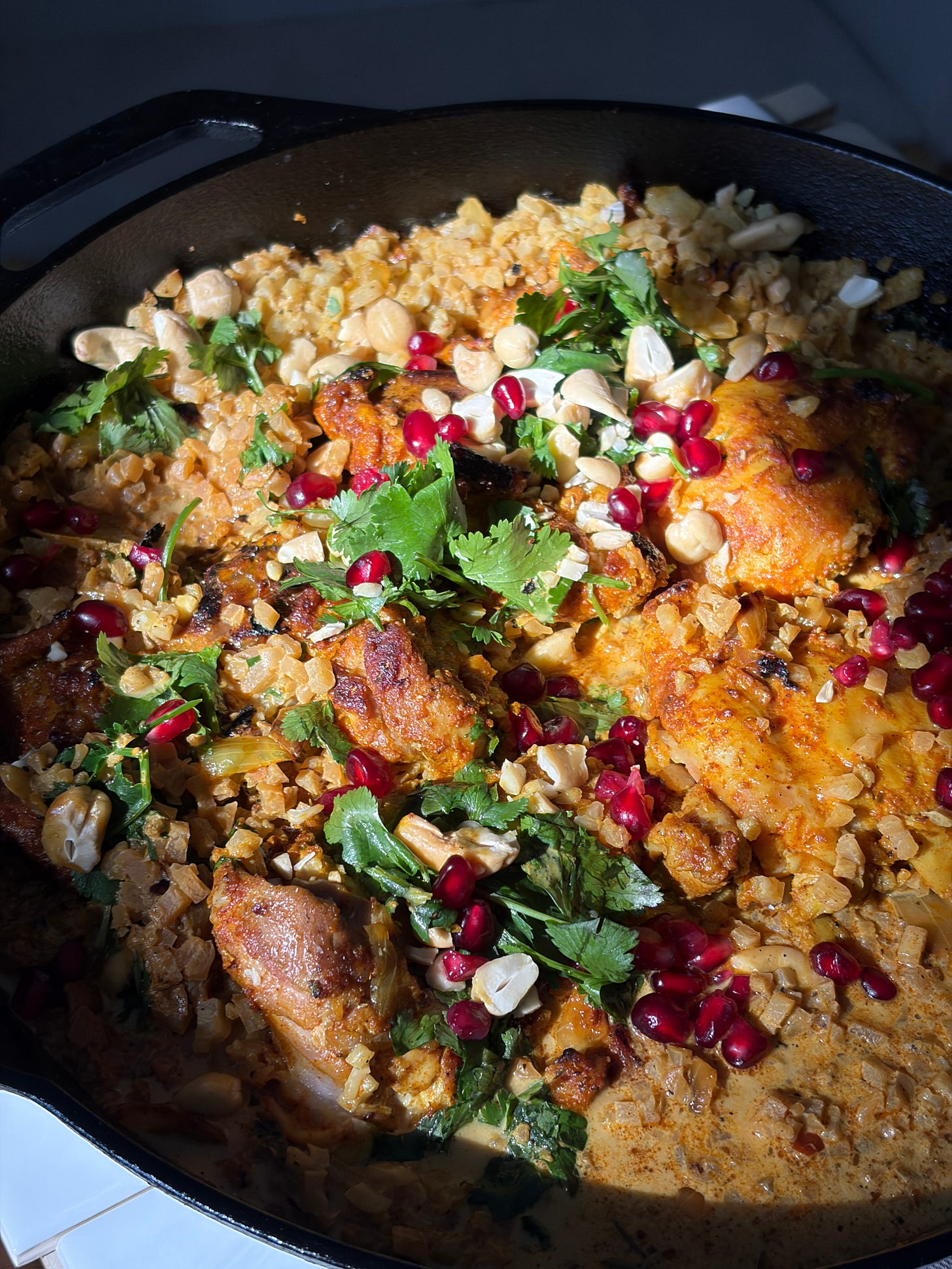 Chicken & riced cauliflower shawarma skillet