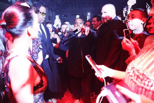 kanye west works fashion week kanye west works fashion week