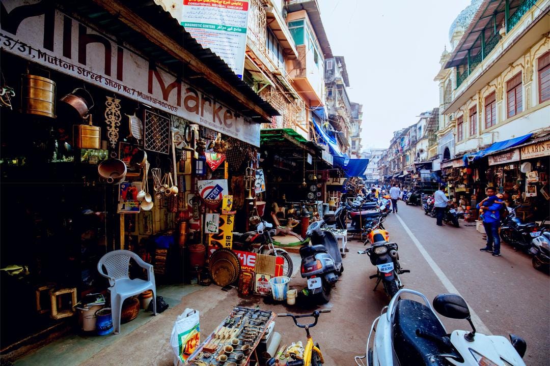 Chor Bazaar, Mumbai: photos, how to get there, where is it located | Planet  of Hotels