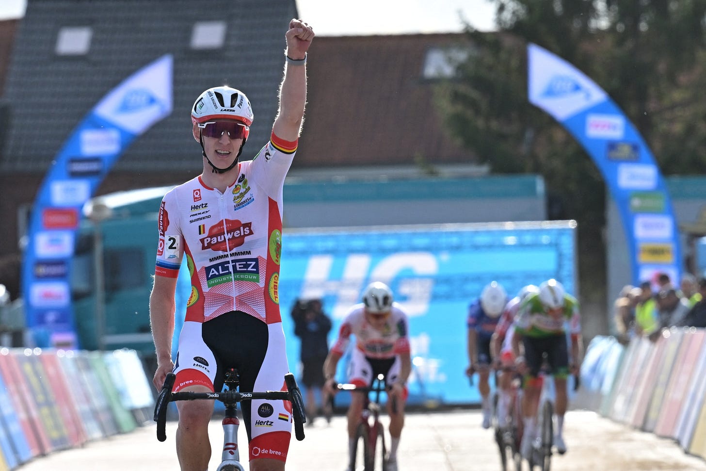 Michael Vanthourenhour wins HG Cross Dendermonde 2026 Michael Vanthourenhour wins HG Cross Dendermonde 2026