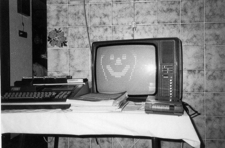 Mijn eerste computer (Philips P2000T) in de keuken Mijn eerste computer (Philips P2000T) in de keuken