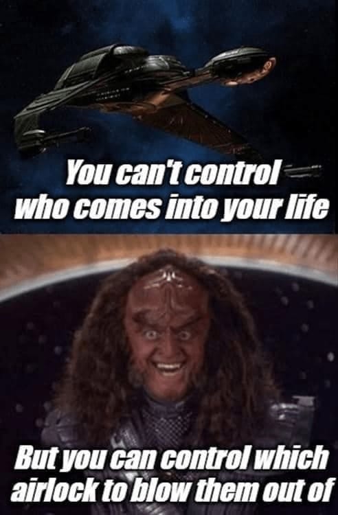 32 Sci-Fi Memes That Are Not Your Father